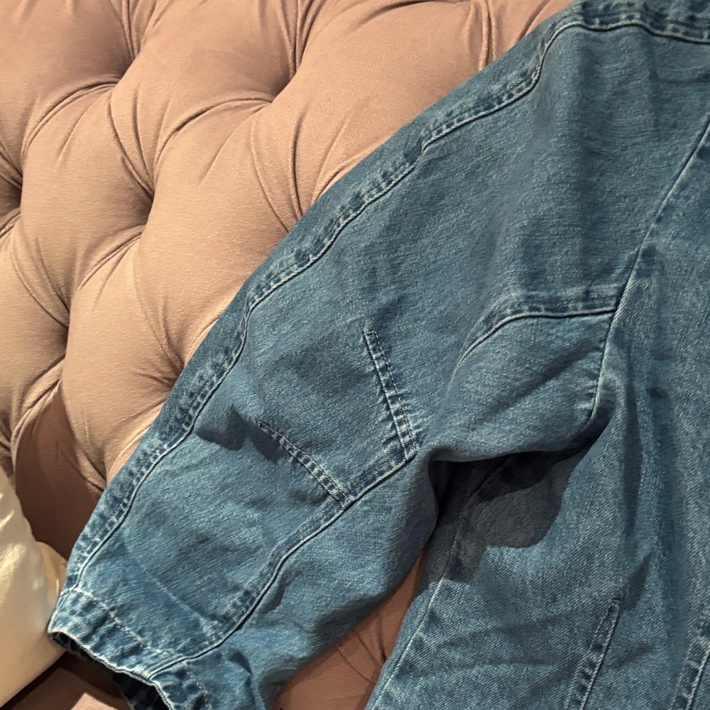 GAP Barrel Denim Shirt in L - Picture 2 of 6